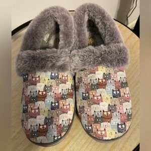 Bobs from Skechers Too Cozy Cat Print Size 7.5
